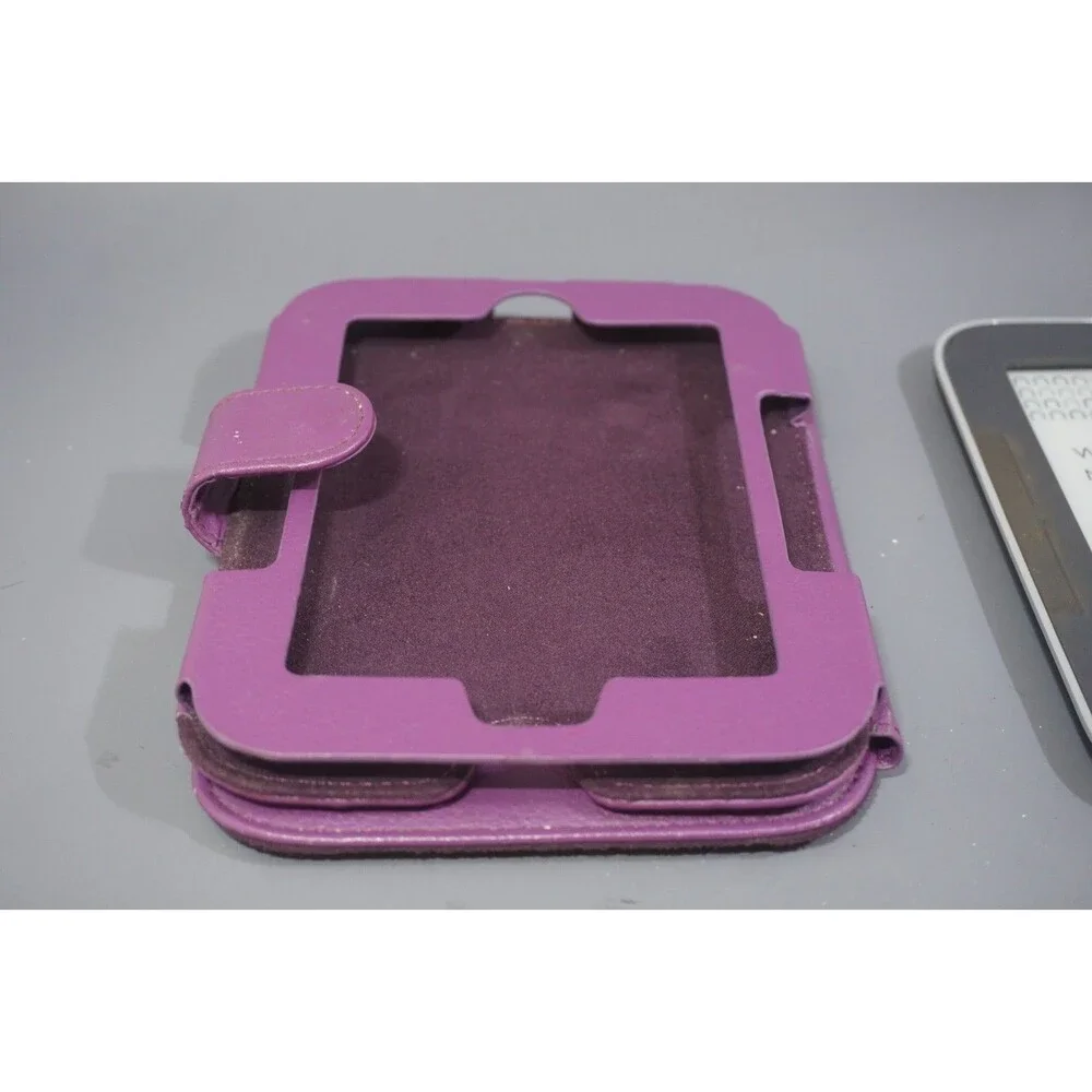 Barnes & Noble Nook Simple Touch GlowLight BNRV350 Bundle w Cover & Cable